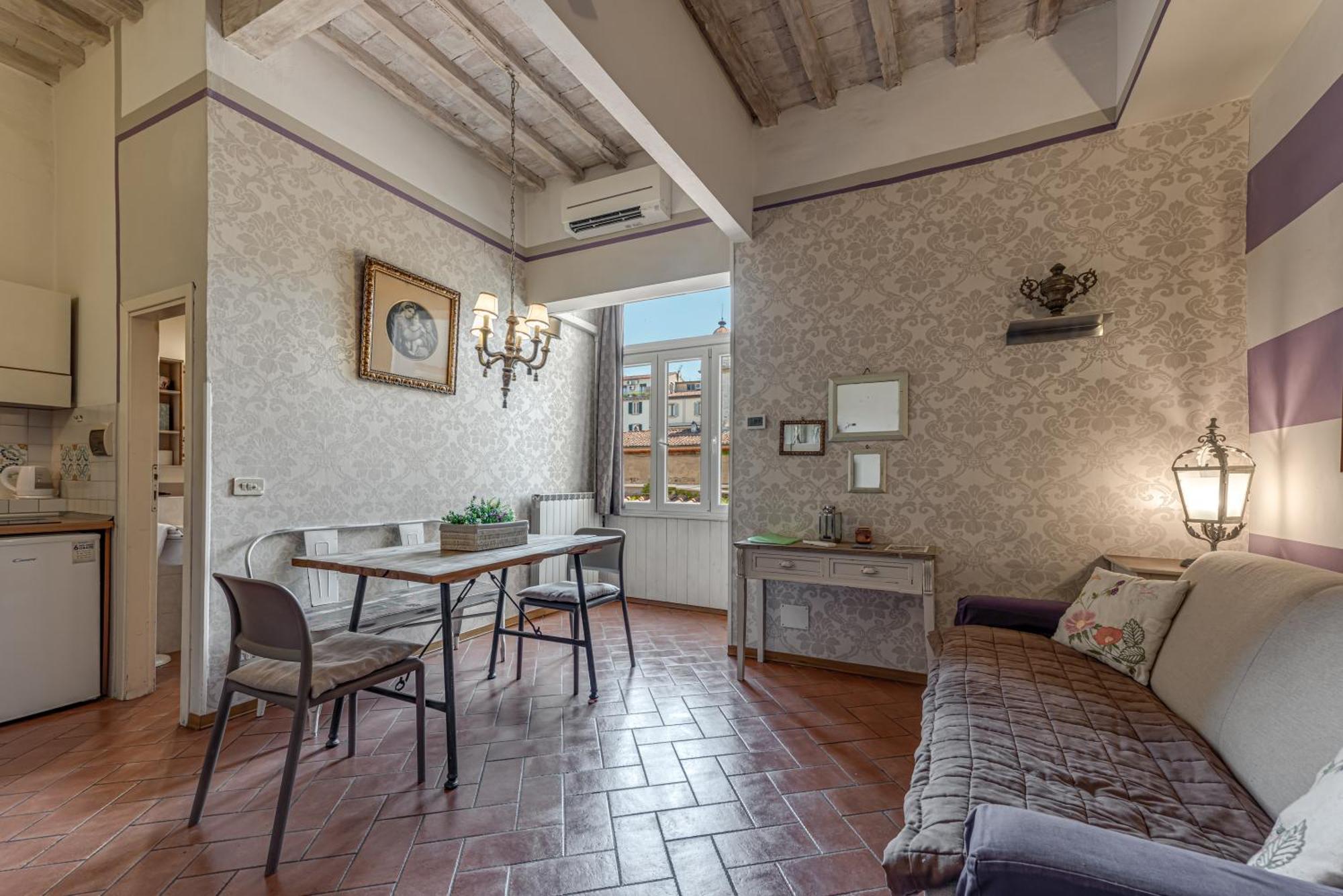 Violet Flat, San Gallo * Florenz